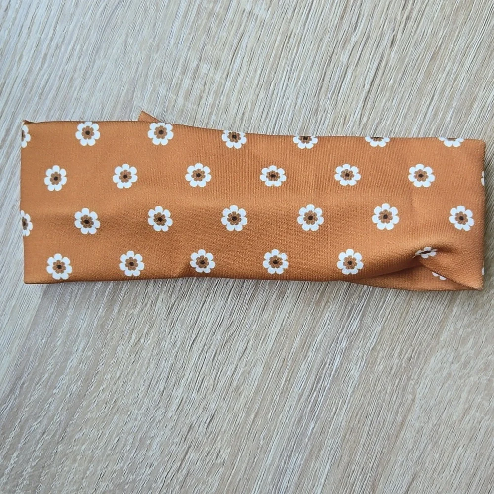 Retro Daisy Knotted Headband Burnt Orange Boho Floral Hair Wrap Soft Stretch Top